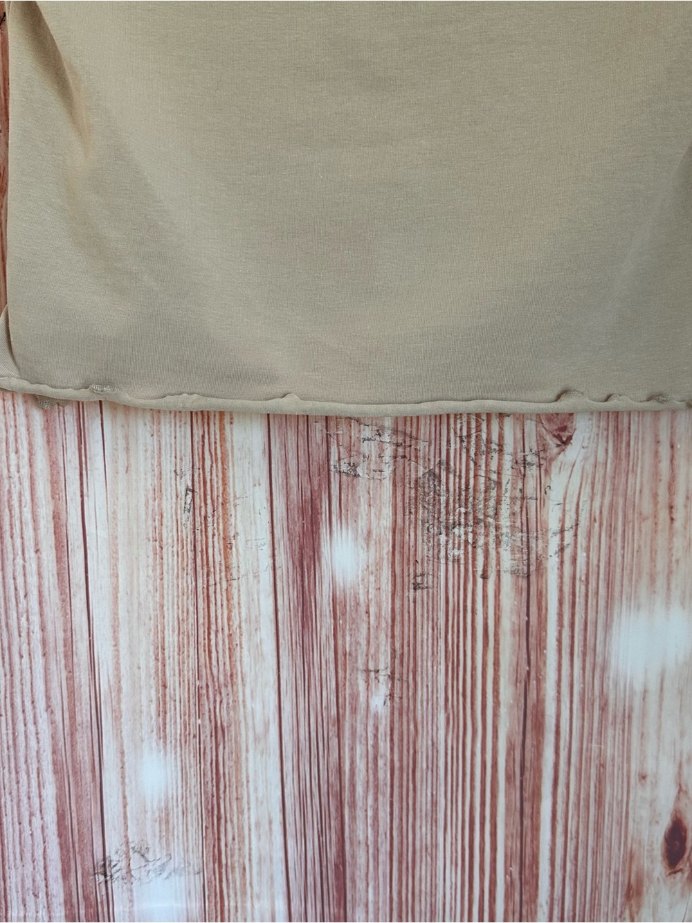 Divided H&M Tan Rolled Lettuce Raw Hem V Neck Short Sleeve Crop Top Size M NWT - Picture 7 of 9